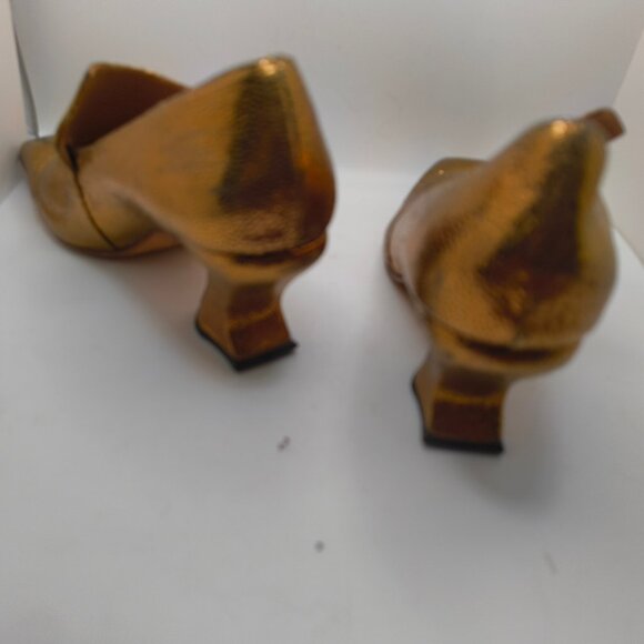 Fluevog, Super Fine Cardinal, Gold size 9 - Picture 10 of 12